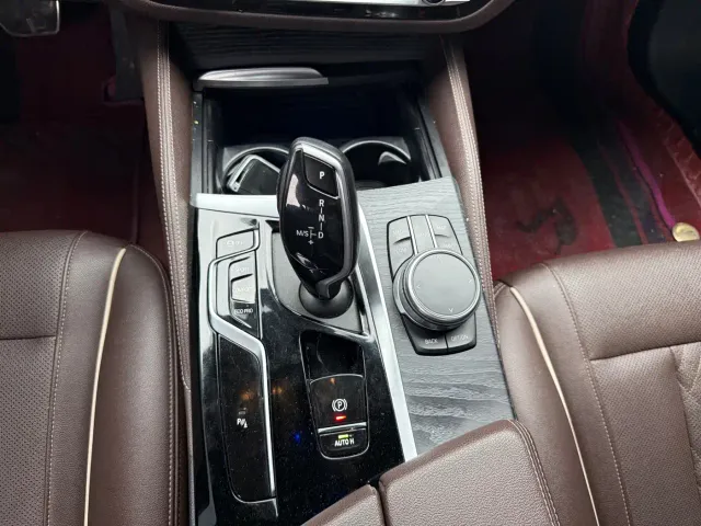BMW 5 Series — Фото автомобиля 27