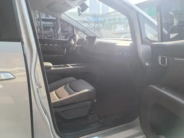 Wuling Starlight 730 — Фото автомобиля 4