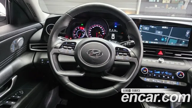 Hyundai AVANTE Avante (CN7) — Фото автомобиля 12