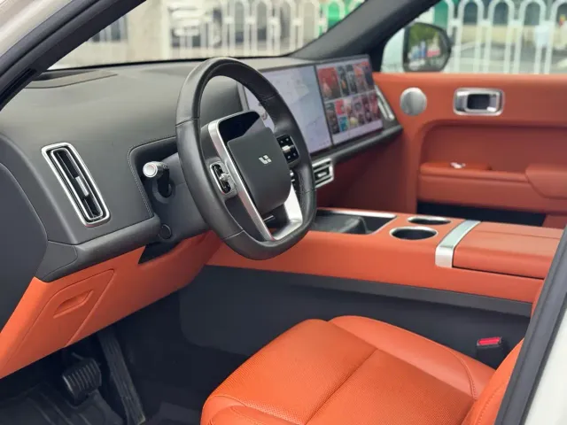 Li Auto L7 — Фото автомобиля 8