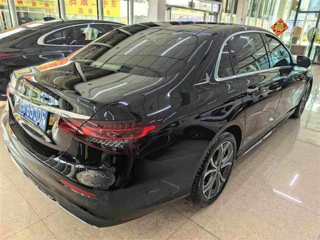 Mercedes-Benz E-Class — Фото автомобиля 6