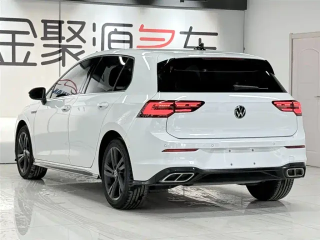 Volkswagen Golf — Фото автомобиля 4