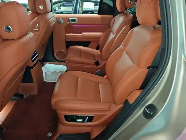 Li Auto L9 — Фото автомобиля 16