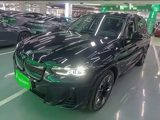 Фотография автомобиля — BMW iX3