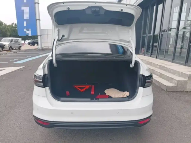Volkswagen Lavida 2025 New Edge 1.5L Outstanding New Ease — Фото автомобиля 18