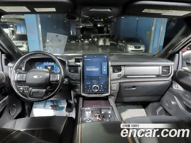 Ford Expedition — Фото автомобиля 7