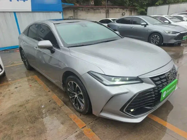 Toyota Avalon — Фото автомобиля 3