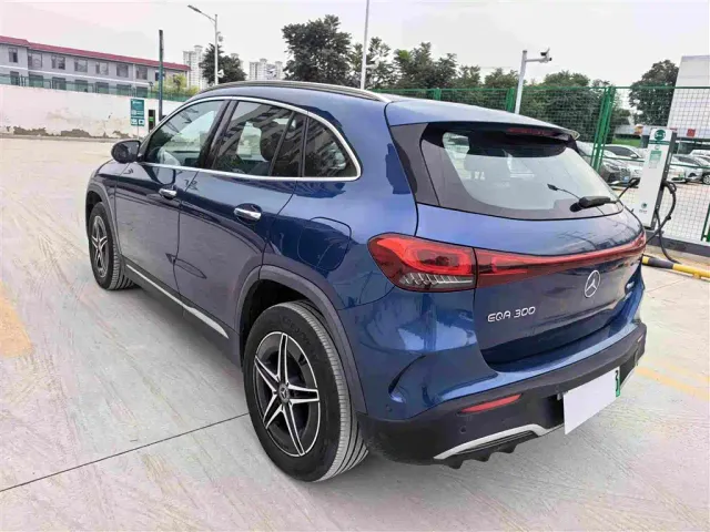 Mercedes-Benz EQA — Фото автомобиля 4