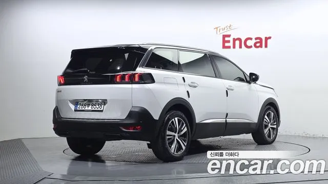 Peugeot 5008 2nd Gen — Фото автомобиля 2