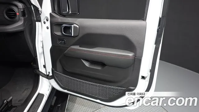 Jeep Wrangler JL — Фото автомобиля 25