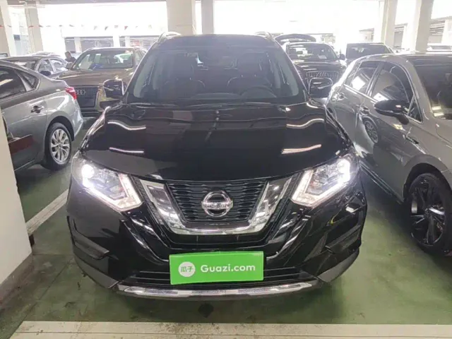 Nissan X-Trail — Фото автомобиля 2