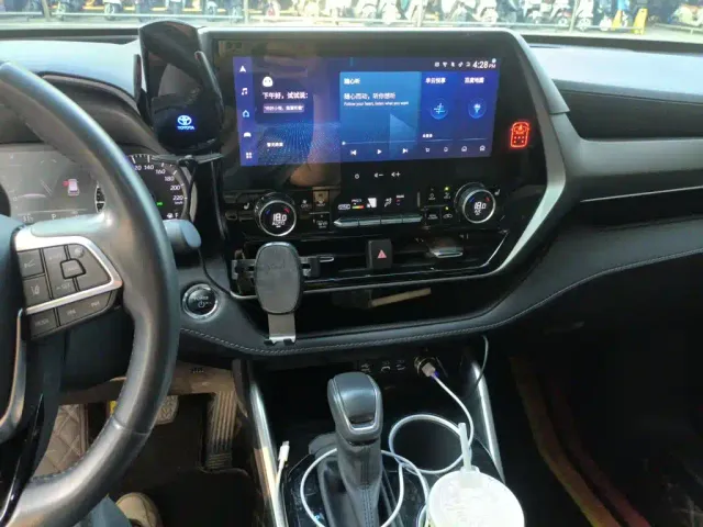 Toyota Highlander — Фото автомобиля 9