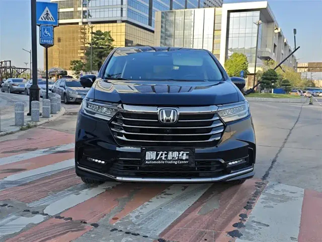 Honda Odyssey — Фото автомобиля 2