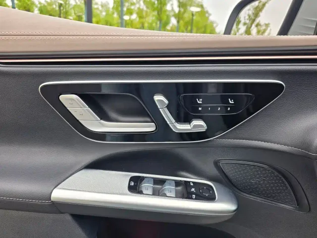 Mercedes-Benz EQE SUV — Фото автомобиля 20