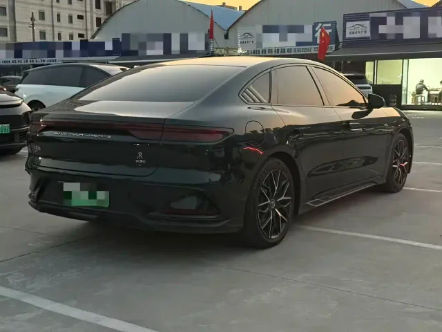 BYD Han — Фото автомобиля 11