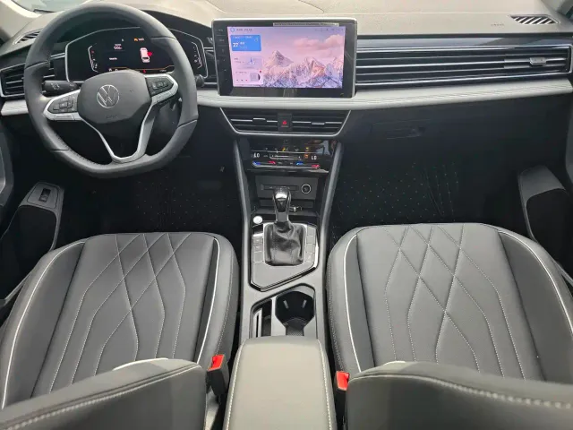 Volkswagen Tiguan L — Фото автомобиля 16