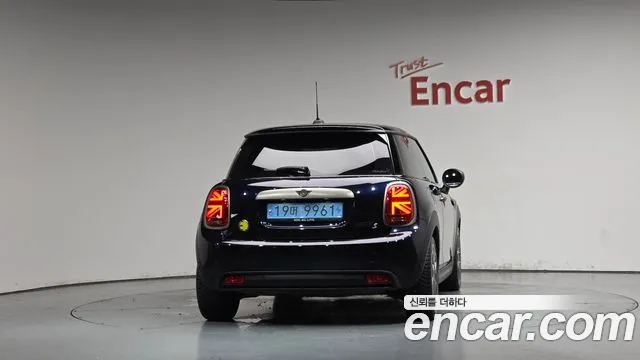Mini Cooper — Фото автомобиля 4