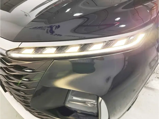 Roewe RX5 eMAX — Фото автомобиля 15