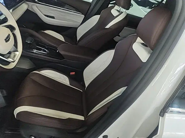 Geely Xingyue L — Фото автомобиля 14