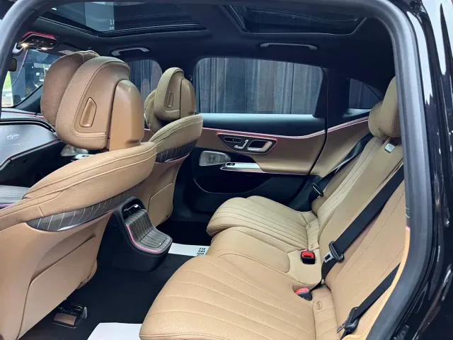 Mercedes-Benz E-Class — Фото автомобиля 14