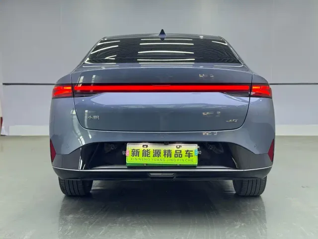 Xpeng P5 — Фото автомобиля 18