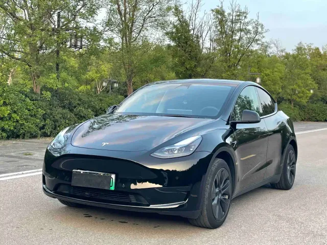 Фотография автомобиля — Tesla Model Y