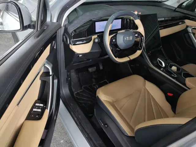 Geely Boyue L — Фото автомобиля 15