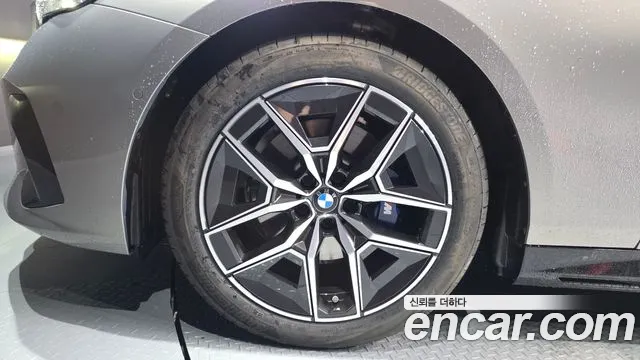 BMW 5-Series — Фото автомобиля 5