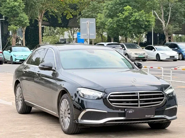 Mercedes-Benz Mercedes-Benz E-Class 2022 E 300 L Fashion — Фото автомобиля 3