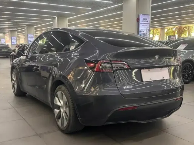 Tesla Model Y 2022 Facelift Rear-Wheel Drive Version — Фото автомобиля 7