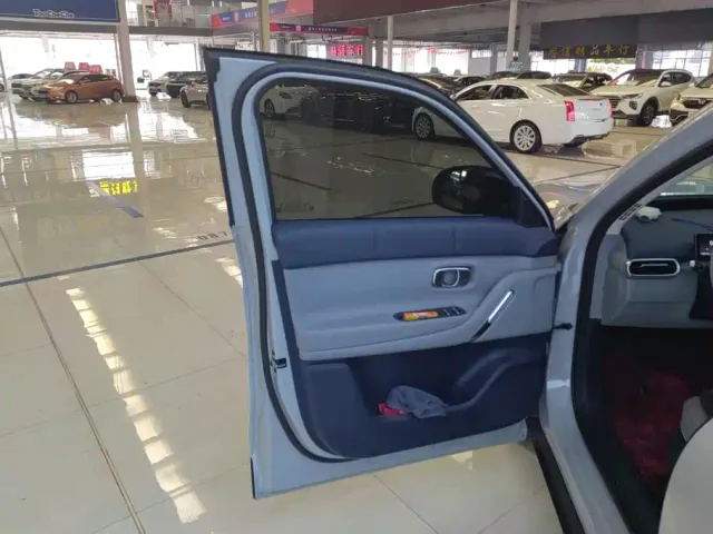 Leapmotor A10 — Фото автомобиля 7