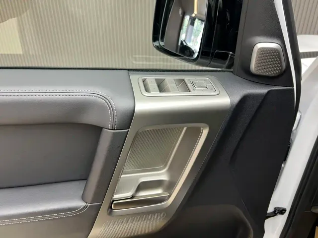 iCAR V23 — Фото автомобиля 17