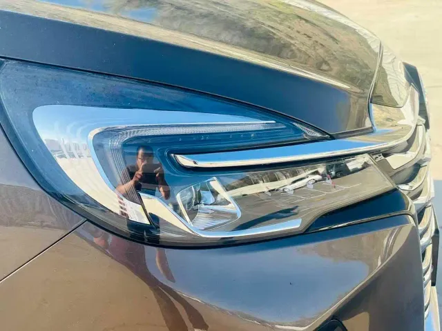 Buick GL8 — Фото автомобиля 14