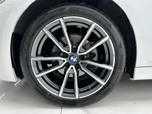 BMW 3 Series — Фото автомобиля 12