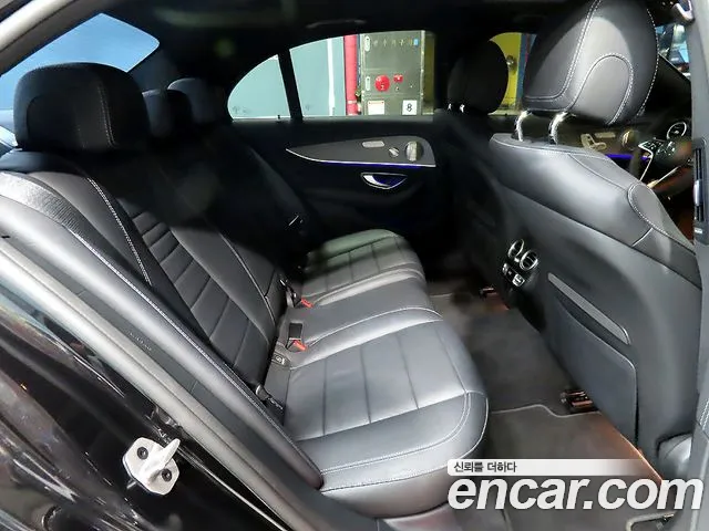 Mercedes-Benz E-Class E-класс W213 E350 4MATIC Exclusive — Фото автомобиля 11