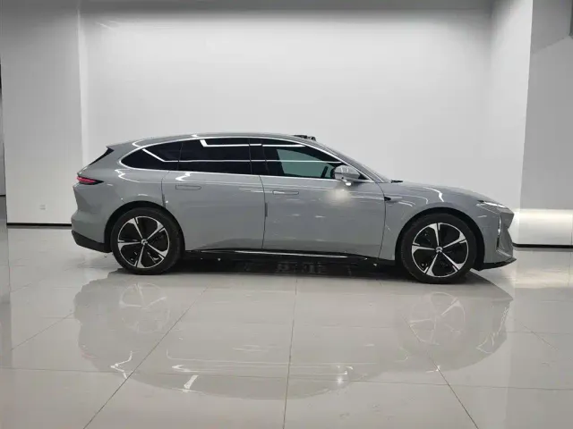 Nio ET5 Touring — Фото автомобиля 3