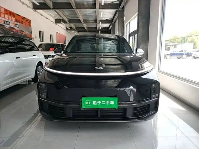 Li Auto L8 — Фото автомобиля 2