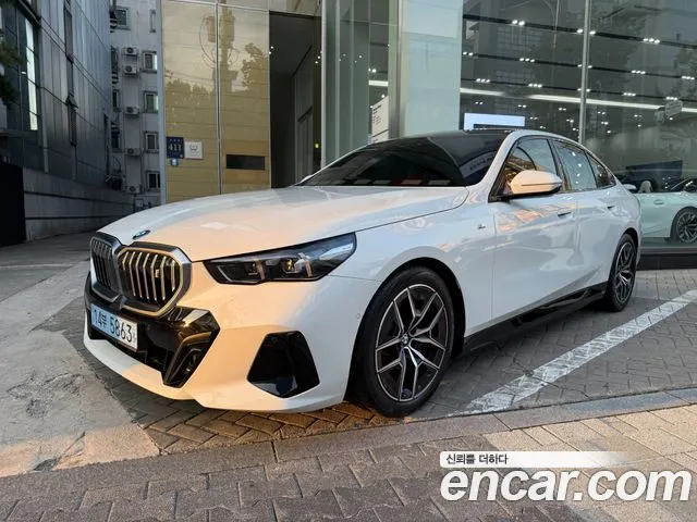 BMW i5 G60 — Фото автомобиля 3