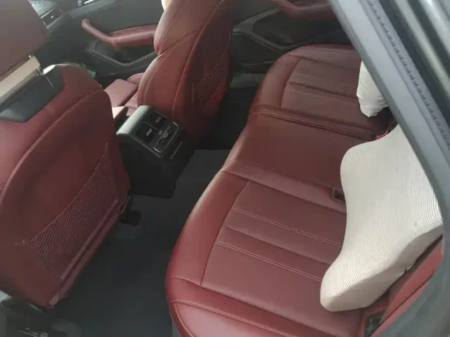Audi A4L — Фото автомобиля 11