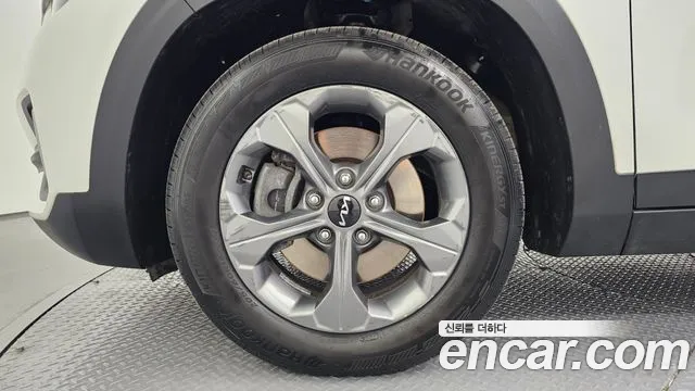 Kia Seltos Seltos Бензин 1.6 турбо 2WD — Фото автомобиля 5