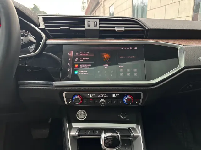 Audi Q3 — Фото автомобиля 10