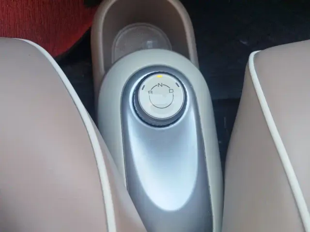 Wuling Motors Hongguang MINIEV 2025 4-Door Advanced — Фото автомобиля 10