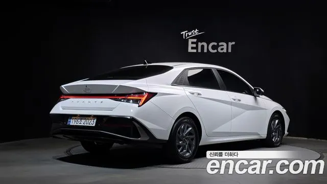 Hyundai Avante — Фото автомобиля 2