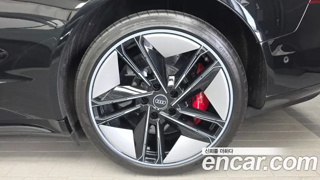 Audi RS e-tron GT — Фото автомобиля 21