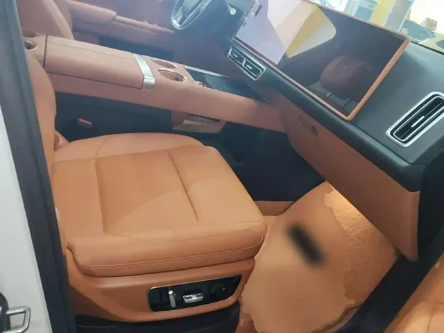 Li Auto L8 — Фото автомобиля 19