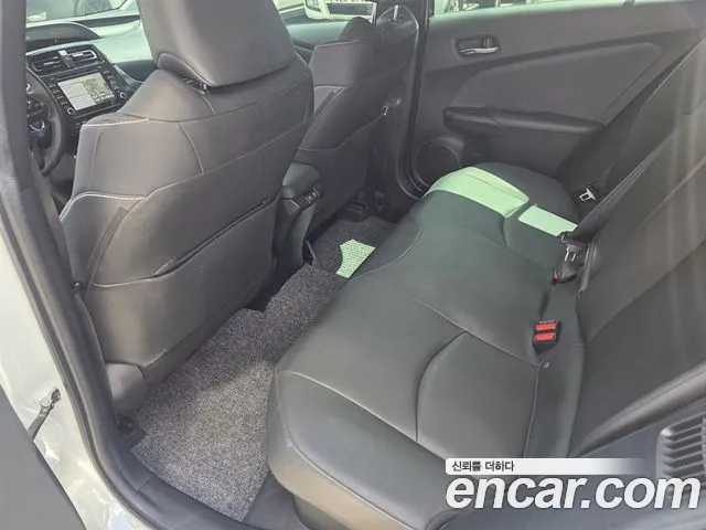 Toyota Prius — Фото автомобиля 17