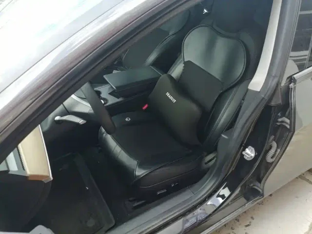 Tesla Model 3 — Фото автомобиля 14