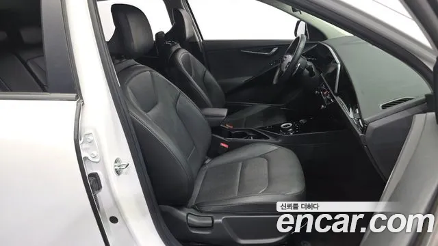 Kia Niro — Фото автомобиля 11