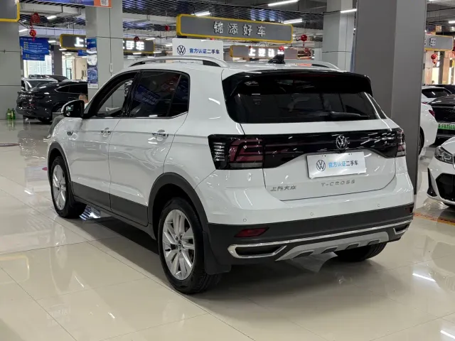 Volkswagen T-Cross — Фото автомобиля 6