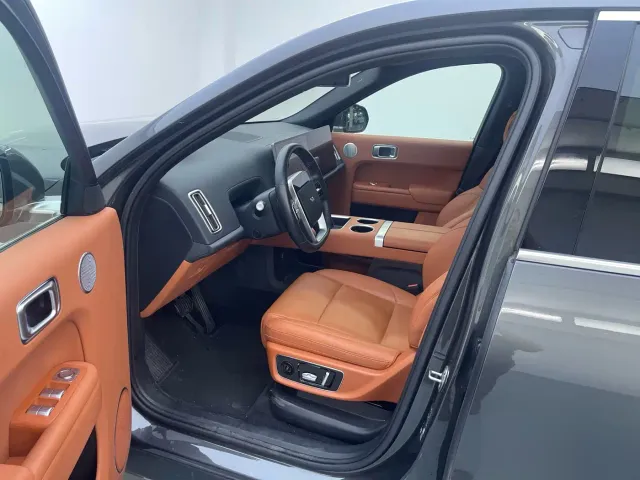 Li Auto L8 — Фото автомобиля 4